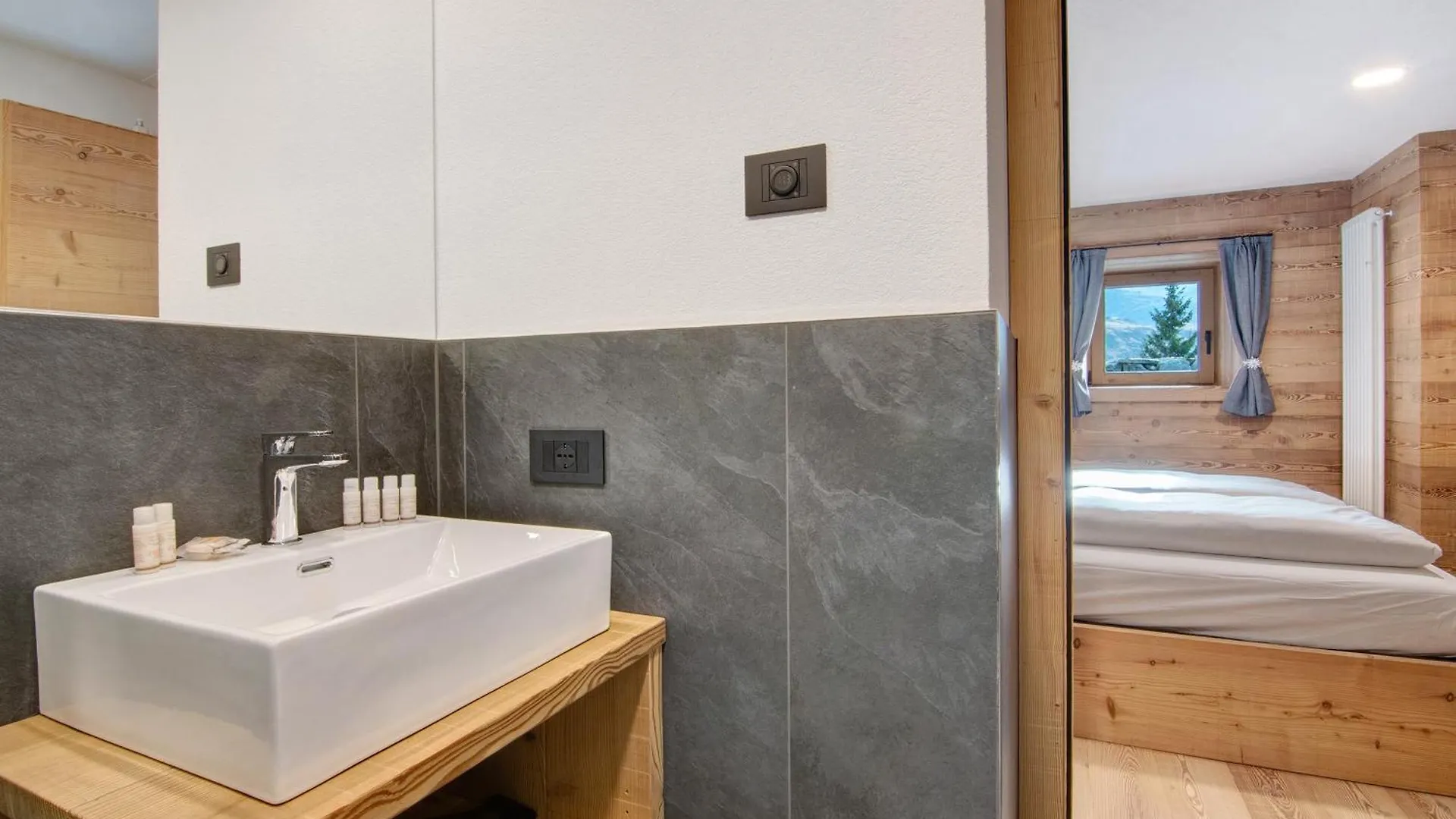 Agriturismo Montespluga 모데시모 0*,